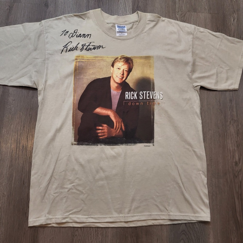 Rick Stevens Down Time Graphic T-shirt with signed Gildan Activewear‎ Sze XL Tan